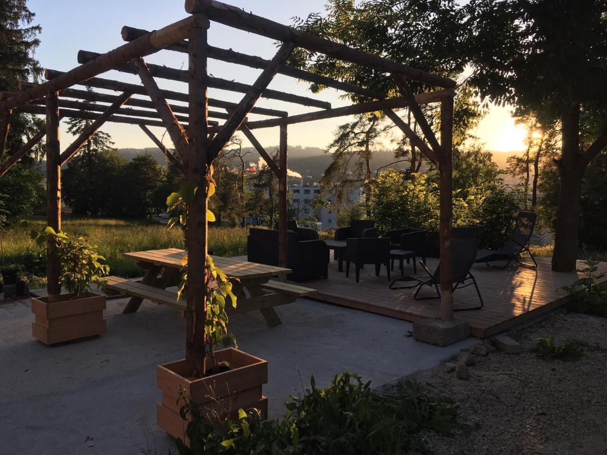 拉绍德封La Ferme Des Aretes住宿加早餐旅馆 外观 照片