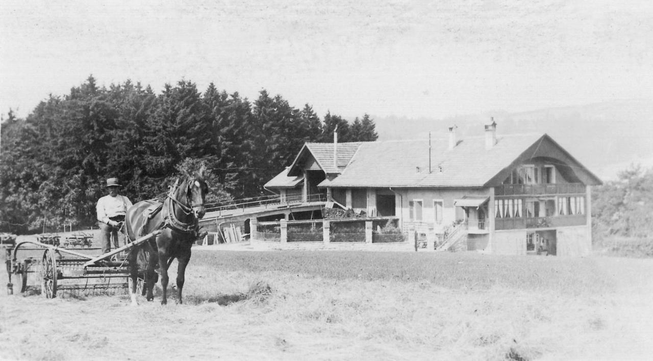 拉绍德封La Ferme Des Aretes住宿加早餐旅馆 外观 照片