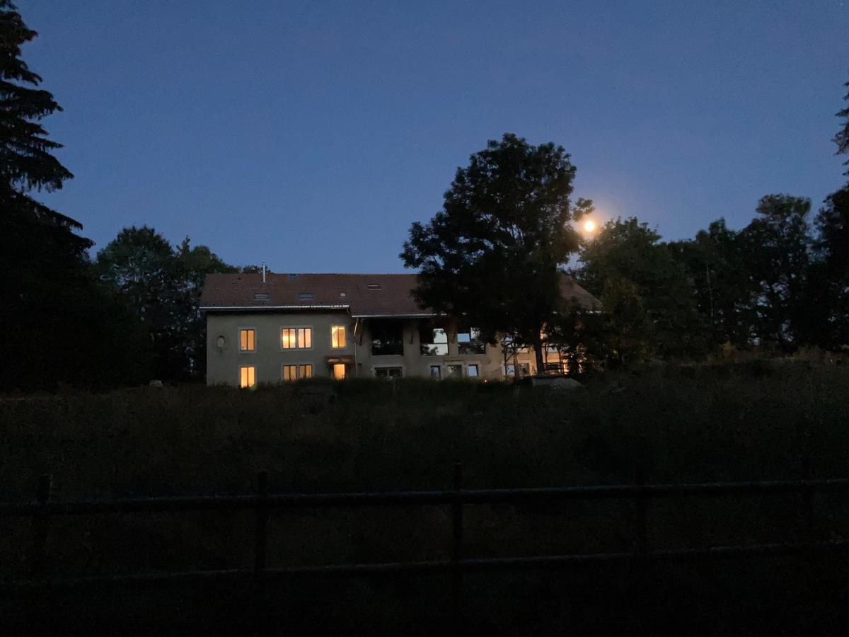 拉绍德封La Ferme Des Aretes住宿加早餐旅馆 外观 照片