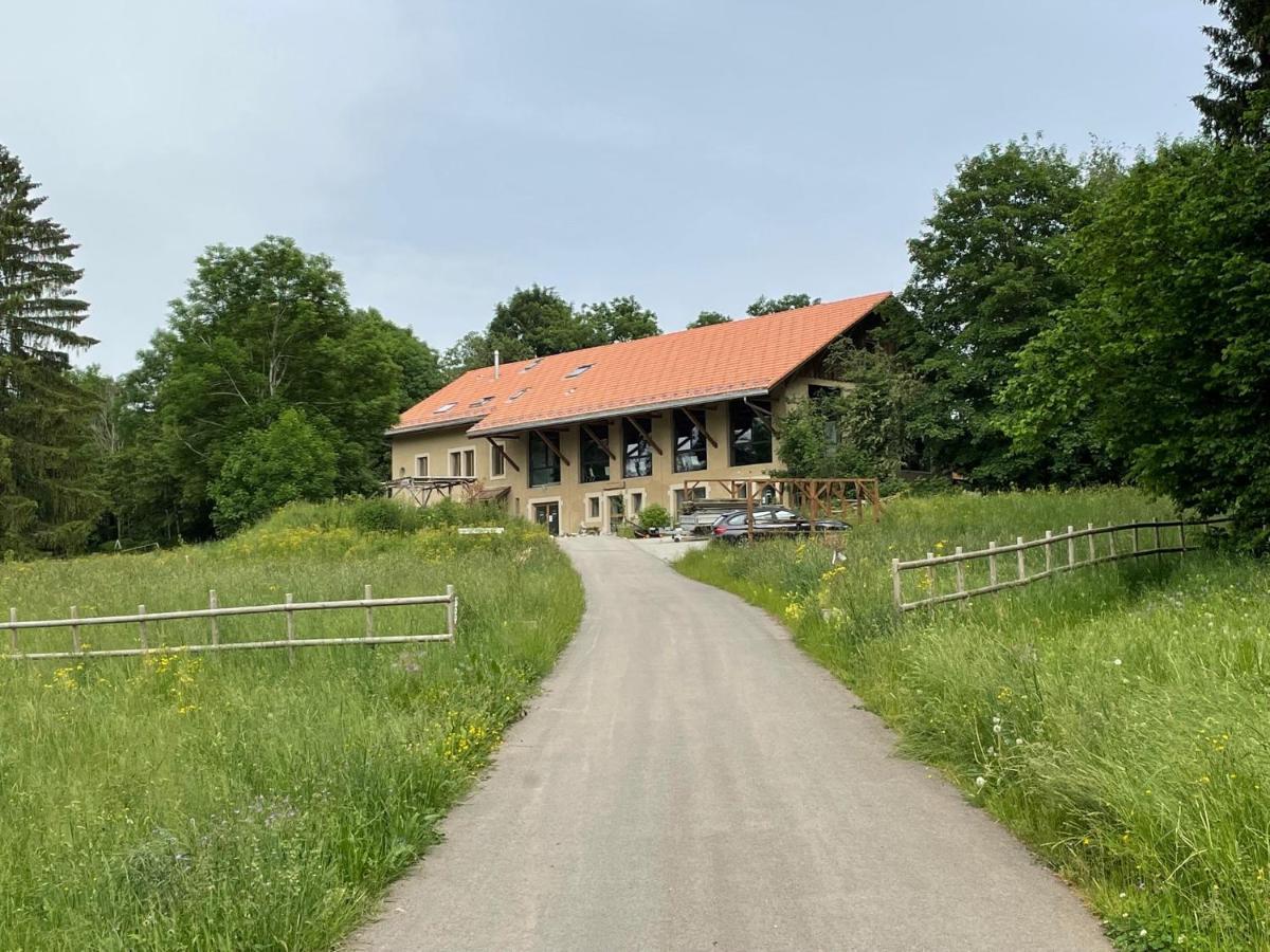 拉绍德封La Ferme Des Aretes住宿加早餐旅馆 外观 照片