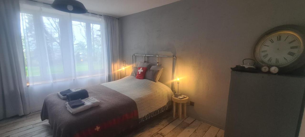 拉绍德封La Ferme Des Aretes住宿加早餐旅馆 外观 照片